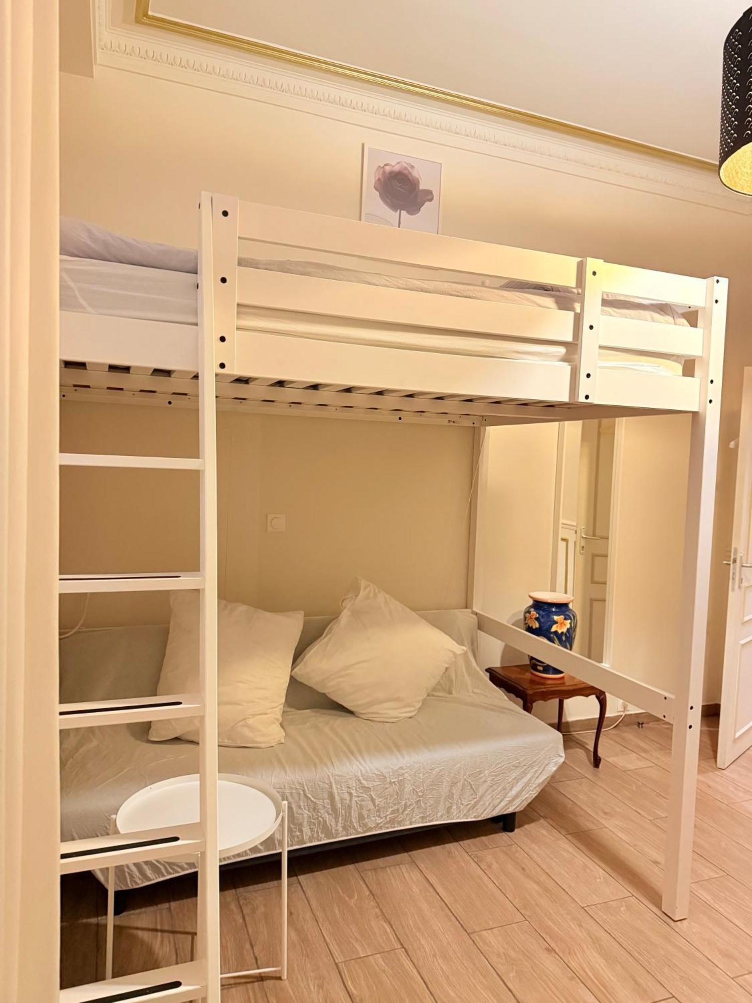 Hausmanien Elegant Dans Le 6eme Apartment Paris