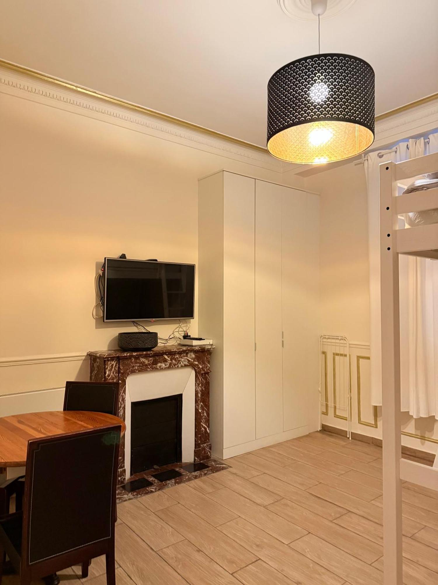 Hausmanien Elegant Dans Le 6eme * Paris